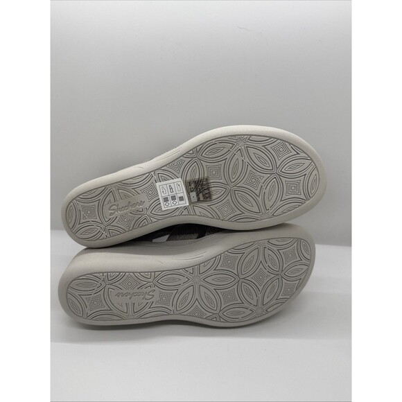 Women’s Skechers Luxe Foam  Vegan Stylish Slip Ons  Size 7 - Picture 8 of 10